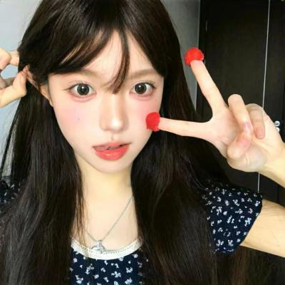 穿黑衣的女孩